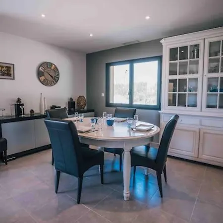 펜션 Maison Neuve, Au Coeur Des Vignes Sabran